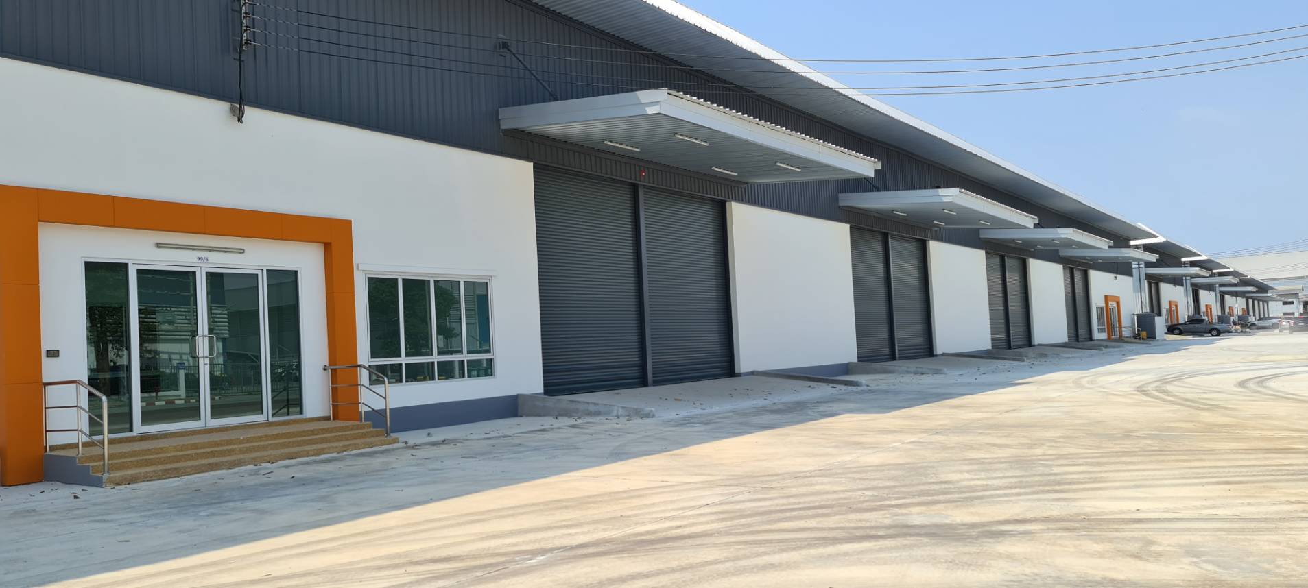 slide_lfS167645091589.jpg